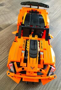 LEGO Technic 42093 Chevrolet Corvette ZR1 - 3