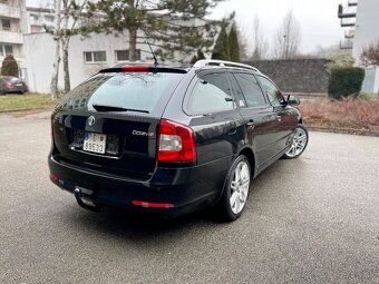 Škoda Octavia Combi 2.0 Tdi Cr Elegance DSG - 3