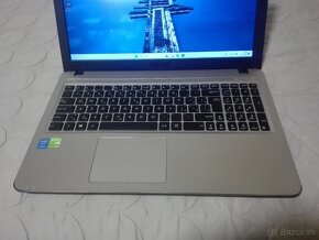 Asus s nVidia grafikou. i3. 8 GB DDR3. SSD 256GB+500. 15,6 F - 3