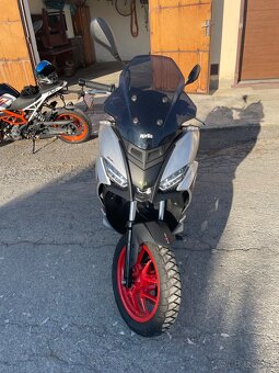 Aprilia sr gt 125 - 3