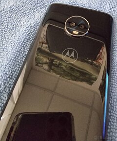 Predám Motorolu Moto G6 plus - 3