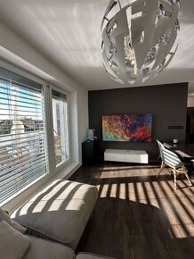 Predaj luxusného 3-izbové bytu s priestranným balkónom a par - 3