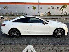 Mercedes Kupe E 300D 4matic AMG - 3