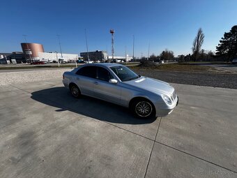 Mercedes-Benz E200 KOMPRESSOR - 3