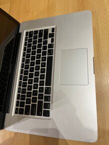 MacBook Pro 5.1 15” - 3