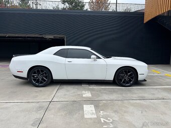 Predám Dodge Challenger 5.7 Hemi V8 2019 - 3