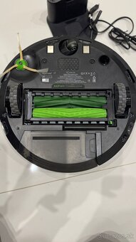 Robotický vysavač iRobot Roomba i7(7158) - 3