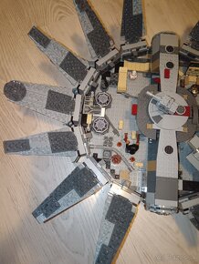 LEGO Star Wars. 75105 Millennium Falcon - 3