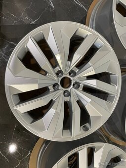 original audi e tron S R20 5X112 4ke601025e ET22 - 3