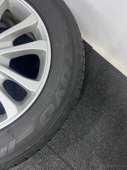 235/60 R18 - 3