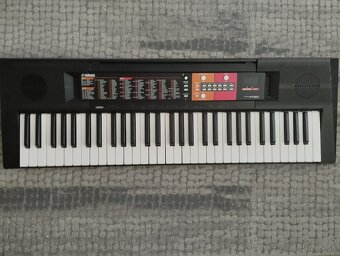 Yamaha F51 Klavír - 3