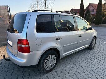 Volkswagen Touran 1.9 TDI DSG - 3