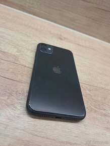 Na predaj Apple iPhone 11 64GB black - 3