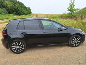 Volkswagen Golf 7 2,0TDI Highline - 3