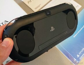 PlayStation Vita Slim - 3