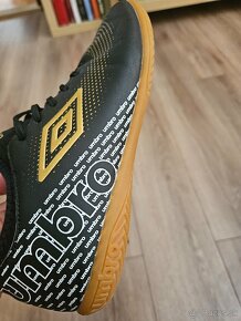 Predam halovky UMBRO - 3