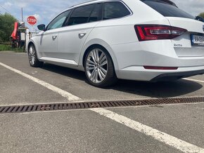 Škoda superb 3 2.0tdi 110kw - 3