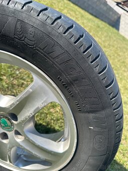 Alu disk škoda 5x100 letná Pneu 195/65 R15 - 3