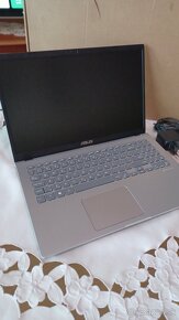 Asus VivoBook - 3