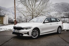 BMW 330e Touring xDrive - 3