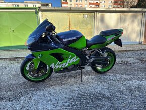 KAWASAKI NINJA ZX9R - 3