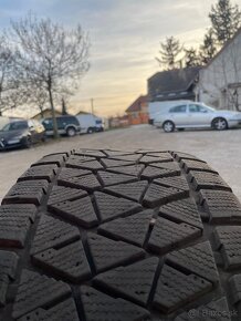 285/60 r18 pneu - 3