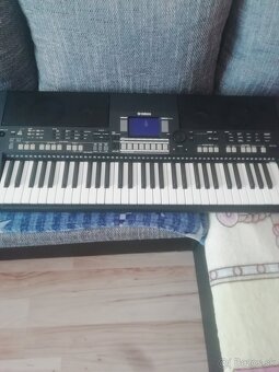 Yamaha psr s 550 - 3