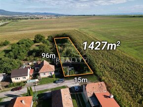 Na predaj pozemok so starým domom v obci Obsolovce - 1400m2 - 3