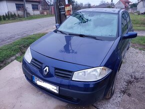 Renault megane 1.6 benzín  sedan 234000km - 3