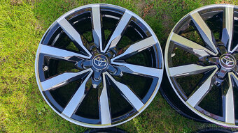 5x114,3 R18 --- TOYOTA COROLLA - 3