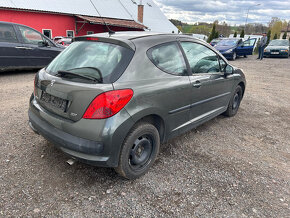 Peugeot 207 1,4VTI 70KW 8FS prodám náhradní díly - 3