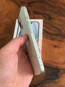 iPhone 15 128gb Green top stav - 3