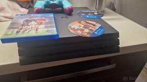 Sony Playstation 4 Pro 1TB - joypad, 3hry - 3