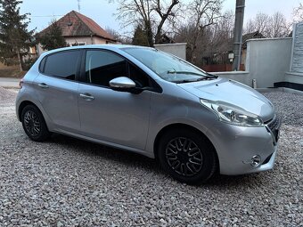 Peugeot 208 - 3