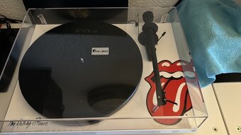 Gramofón Pro-Ject Rolling Stones Recordplayer OM 5 Black ale - 3