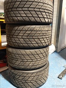 Hoosier 225/50 R16 mokrá zmes - 3