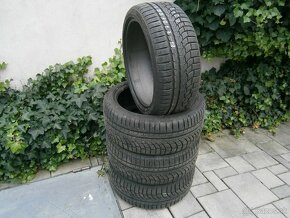 Predám 4x zimné pneu NOKIAN 215/40 R17 87VXL - 3