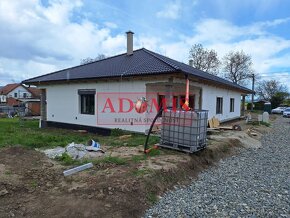 ADOMIS - 4-izb. bungalov, pozemok 6ár,  obec Ploské, 15 km z - 3