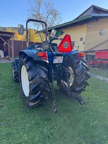 Malotraktor New Holland tce50 - 3