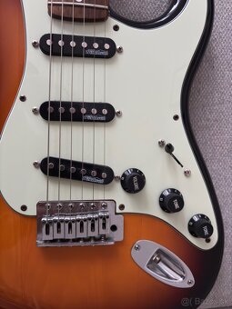 Squier Strat Bullet Sunburst (2004) - 3