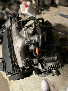 Motor Audi A4 b7 2.0tdi - 3