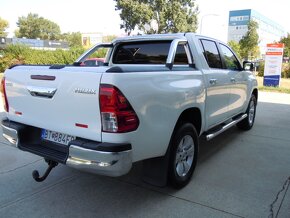 Toyota Hilux SC 2.4 I D-4D Live - 3