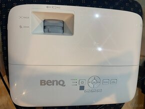 Projektor BENQ TH550 - 3