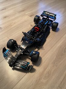 Stavebnica Lego Technic 42171 Mercedes-AMG F1 - 3