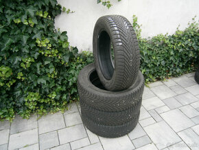 Predám 4x zimné pneu Pirelli 215/60 R17 96T - 3