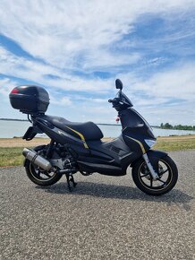 Gilera RUNNER 125 ST BLACK/GOLD edition - 3