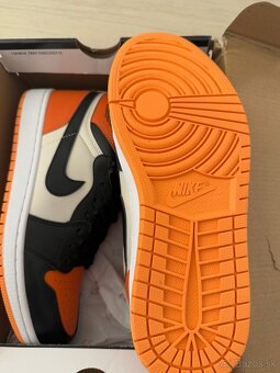 Nike Air Jordan 1 Retro High OG “Orange & White - 3