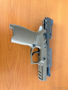 Predam kratku samonabijaciu zbran SiG Sauer P320 M18 - 3