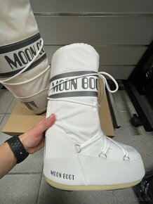 Moon Boot White - 3