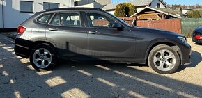 BMW X1 2,0i Xdrive (4x4) Luxury - 3